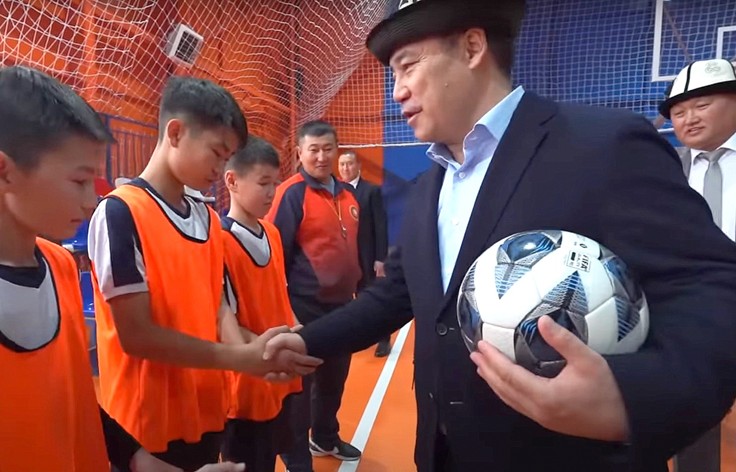 Президент Кыргызстана Садыр Жапаров открыл новый спортивный комплекс, построенный из сэндвич-панелей «ПрофХолода» с утеплителем PIR Premier